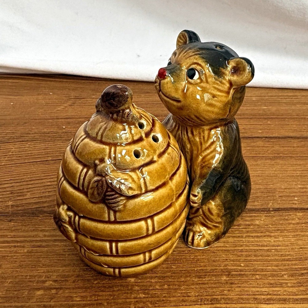 Ceramic Bear & Beehive Salt & Pepper Shakers Set of 2 3" Brown Made in Japan